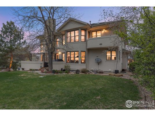 Backyard, Exterior, Facade, Modern