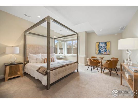 Bedroom, Dining room, Interior, Recessed Lighting