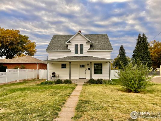 Exterior, Facade, Farmhouse