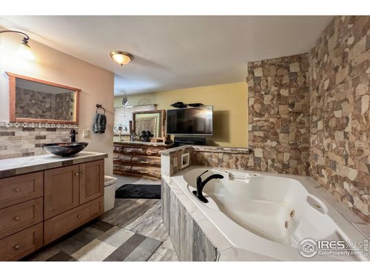 Bathroom, Dual Sink Vanities, Interior, Stone Walls