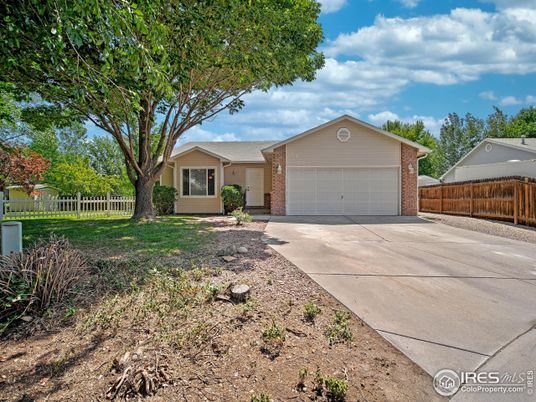 Attached, Backyard, Exterior, Facade, Brick Facade, Ranch