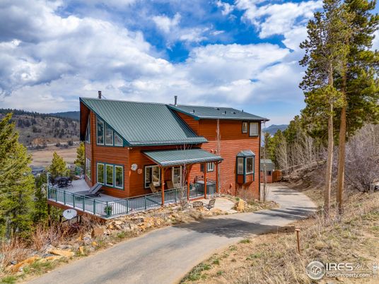 Backyard, Exterior, Facade, Brick Facade, Log Home