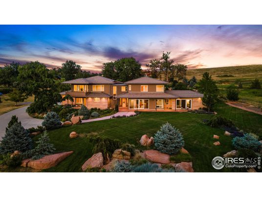 Backyard, Exterior, Facade, Log Home