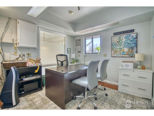 Home Office, Interior