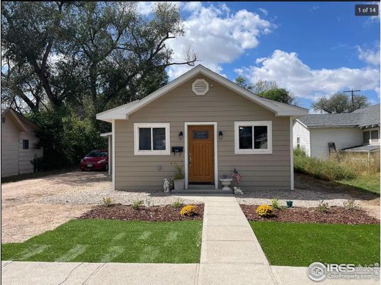 Exterior, Facade, Ranch