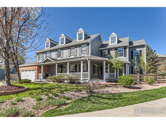 Attached, Exterior, Facade, American Foursquare