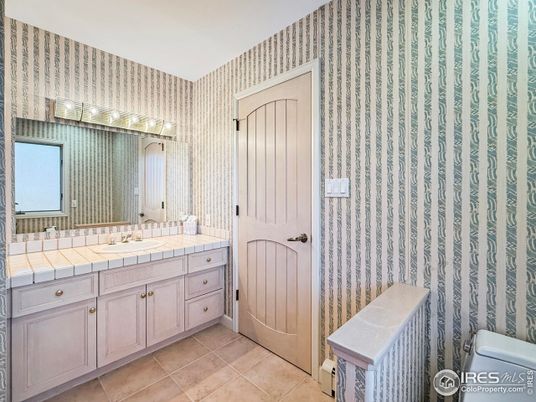 Bathroom, Interior, Tile Countertops