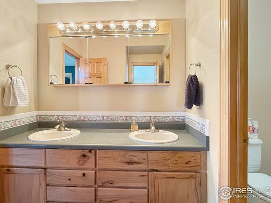 Bathroom, Dual Sink Vanities, Interior