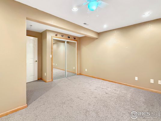Empty room, Interior, Recessed Lighting