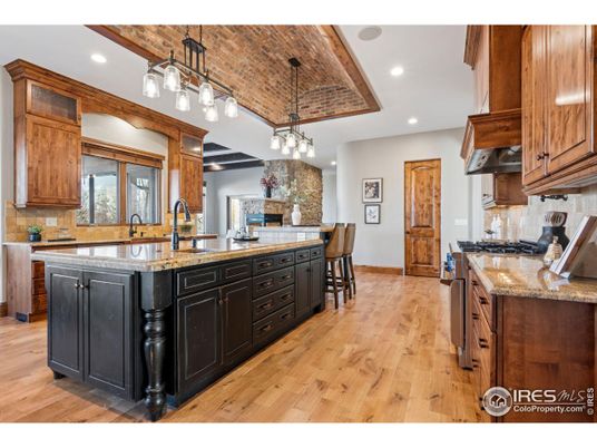 Fireplace, Interior, Kitchen, Pendant Lights, Recessed Lighting, Wood Texture Flooring
