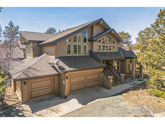 Attached, Exterior, Facade, Log Home
