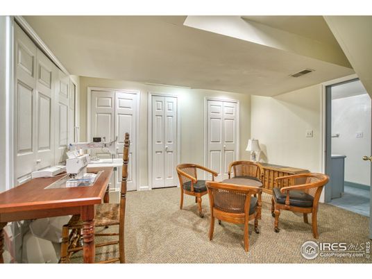 Home Office, Interior