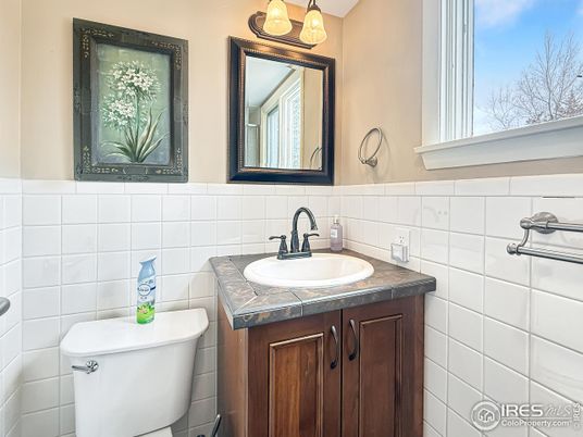 Bathroom, Interior, Tile Countertops