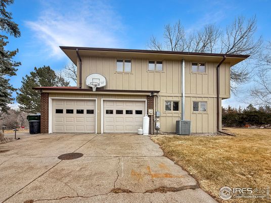 Attached, Exterior, Facade, Raised Ranch