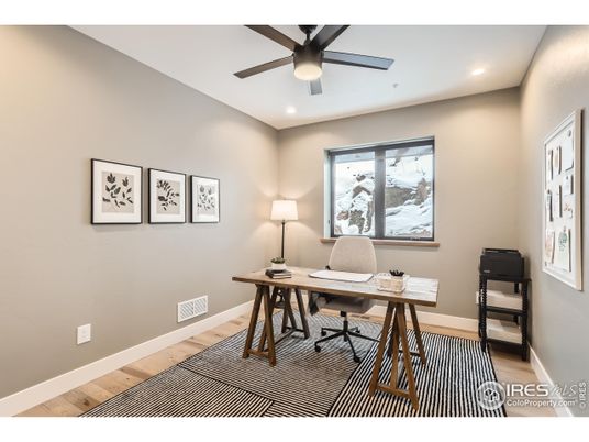 Home Office, Interior, Recessed Lighting, Wood Texture Flooring