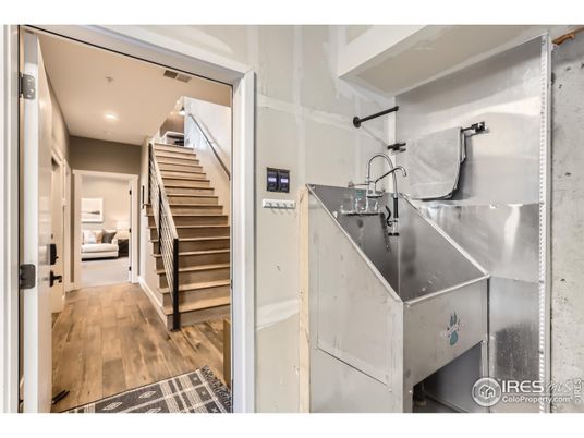 Interior, Recessed Lighting, Wood Texture Flooring