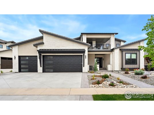 Attached, Exterior, Facade, Modern