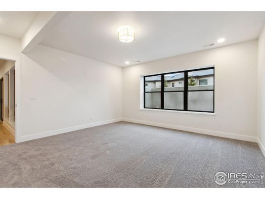 Empty room, Interior, Recessed Lighting