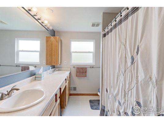 Bathroom, Dual Sink Vanities, Interior