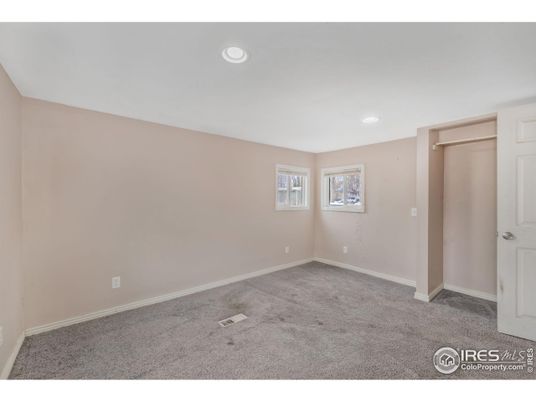 Empty room, Interior, Recessed Lighting