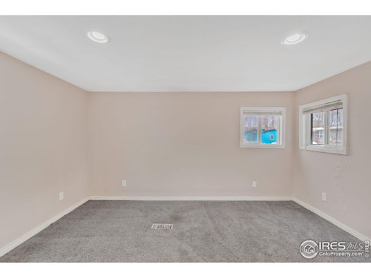 Empty room, Interior, Recessed Lighting