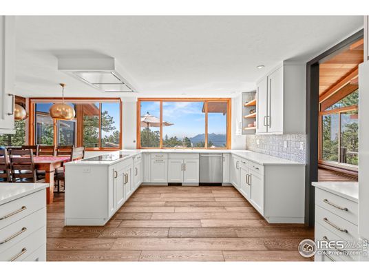 Dining room, Interior, Kitchen, Pendant Lights, Recessed Lighting, Wood Texture Flooring