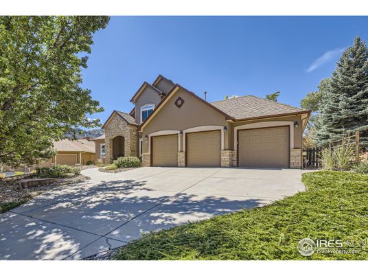 Attached, Exterior, Facade, Ranch