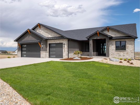 Attached, Exterior, Facade, Ranch