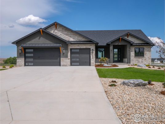 Attached, Exterior, Facade, Ranch