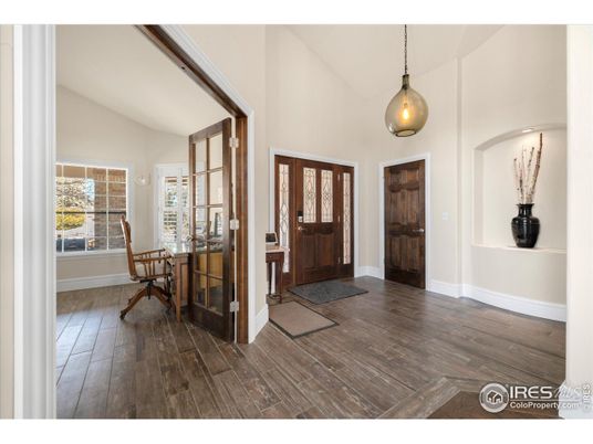 Interior, Pendant Lights, Wood Texture Flooring