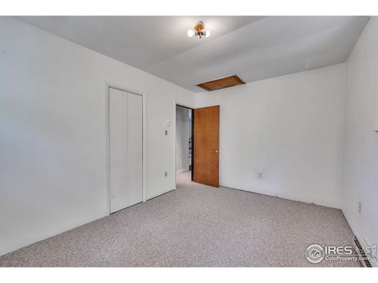 Empty room, Interior, Wooden Beams