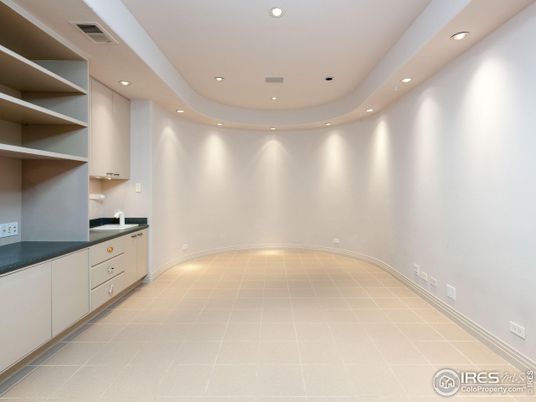 Empty room, Interior, Recessed Lighting