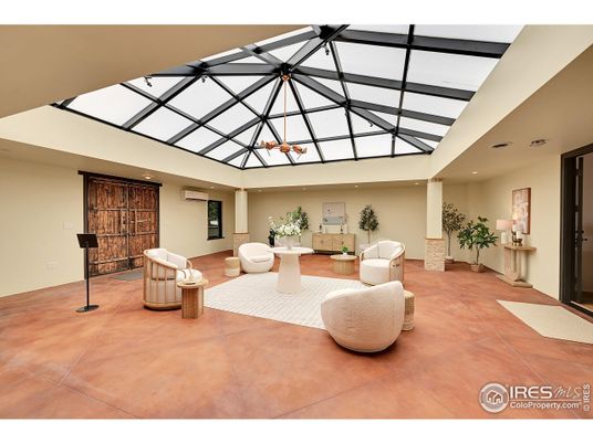 Interior, Living room, Pendant Lights, Recessed Lighting
