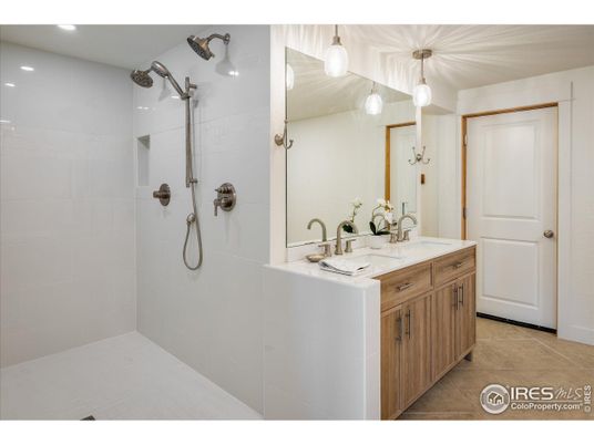 Bathroom, Dual Sink Vanities, Interior, Pendant Lights, Recessed Lighting