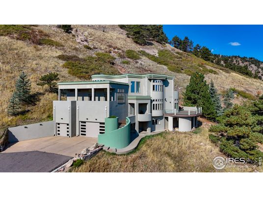 Attached, Exterior, Facade, Modern