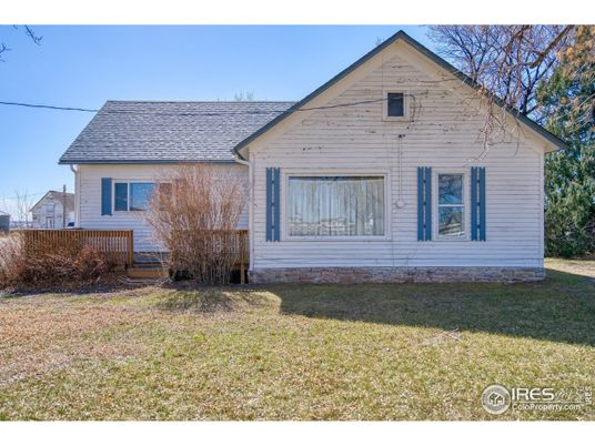 Exterior, Facade, Farmhouse