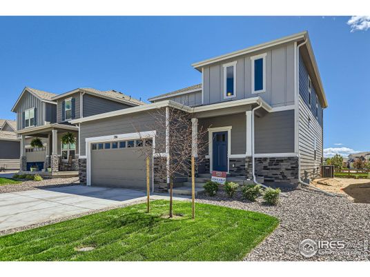Attached, Exterior, Facade, American Craftsman