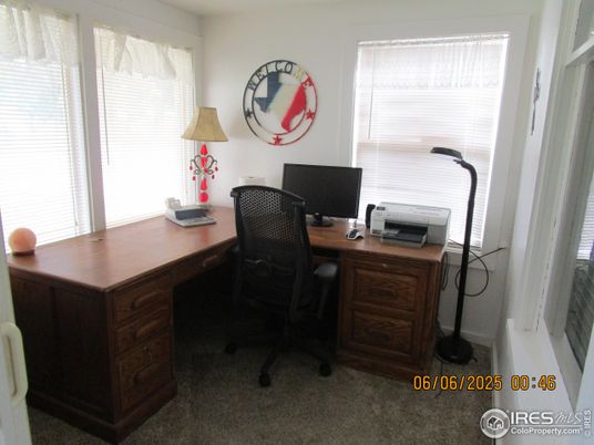 Home Office, Interior