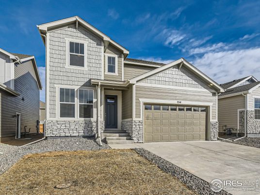 Attached, Exterior, Facade, American Craftsman