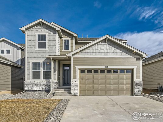 Attached, Exterior, Facade, American Craftsman