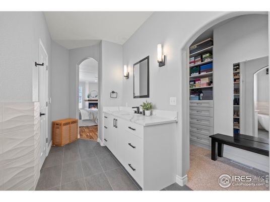 Bathroom, Dual Sink Vanities, Interior