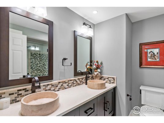 Bathroom, Dual Sink Vanities, Interior, Recessed Lighting