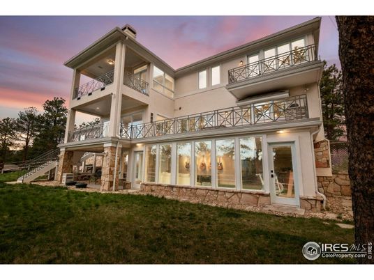 Backyard, Exterior, Facade, Modern