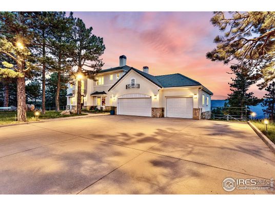 Detached Garage, Exterior