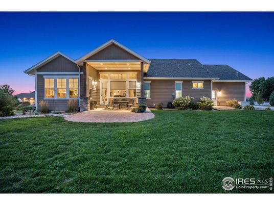 Backyard, Exterior, Facade, Ranch