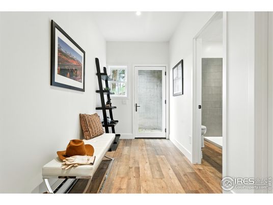Fitness Equipment, Interior, Recessed Lighting, Wood Texture Flooring