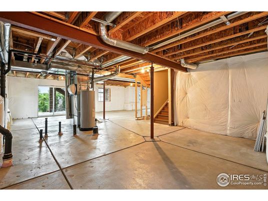 Fitness Equipment, Interior, Wooden Beams