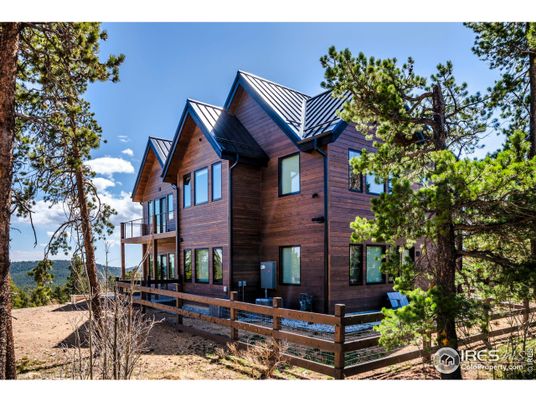 Backyard, Exterior, Facade, Log Home