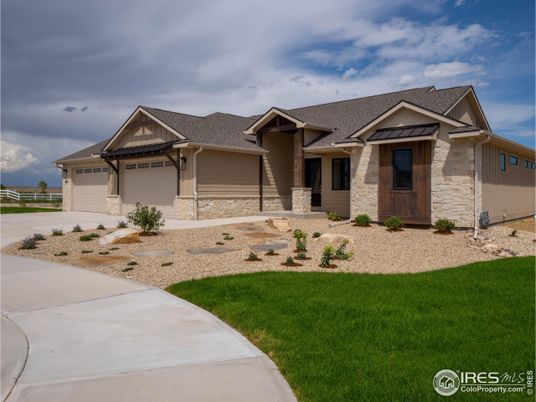 Attached, Exterior, Facade, Ranch