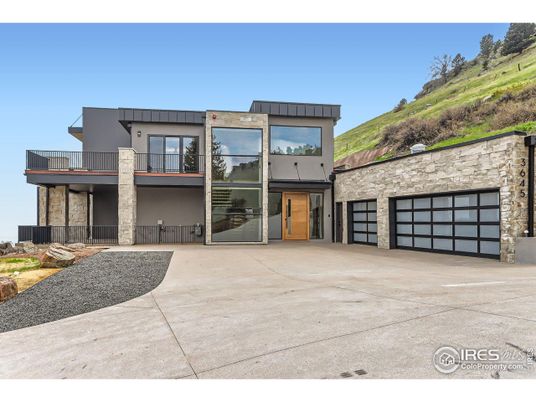 Attached, Exterior, Facade, Modern
